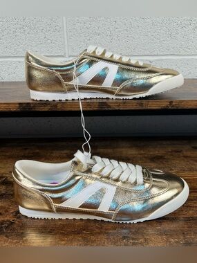 Madden Girl Sneakers Shiny Metallic Gold Lace Up Casual Brooklyyn NWT womens 8.5